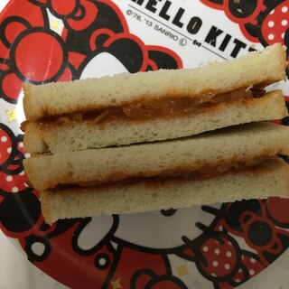 食パン10枚切りで☆トマトソースで玉葱と人参サンド